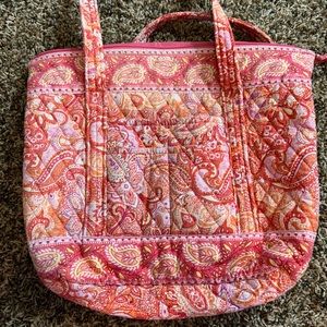 Medium-sized Vera Bradley tote!!